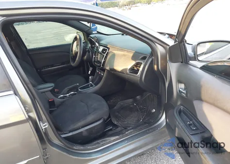 2012 Chrysler 200 Lx z USA, uszkodzony, nr VIN 1C3CCBAB9CN191817